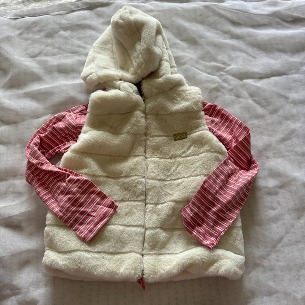 DKNY VEST/SHIRT SET SIZE 5